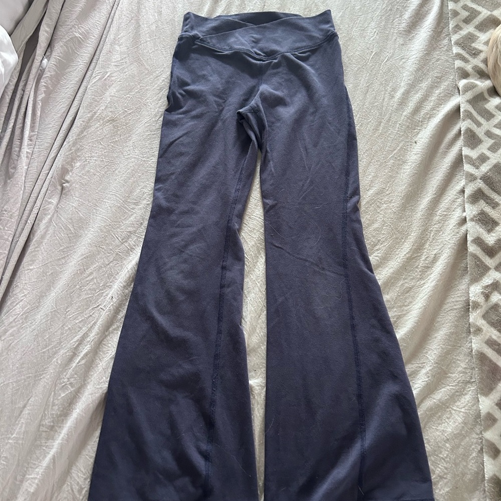 Old Navy Active High-Rise Flare Pants - Dark Blue